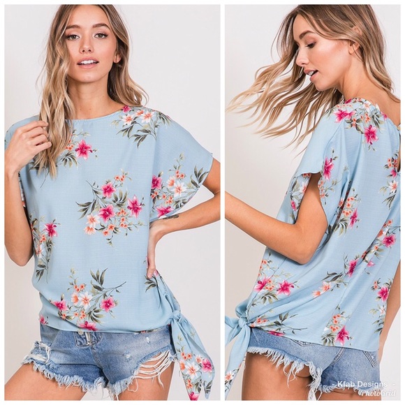 🌺LAST 1! Relaxed Fit Floral Design Side Knot Top - Picture 4 of 5